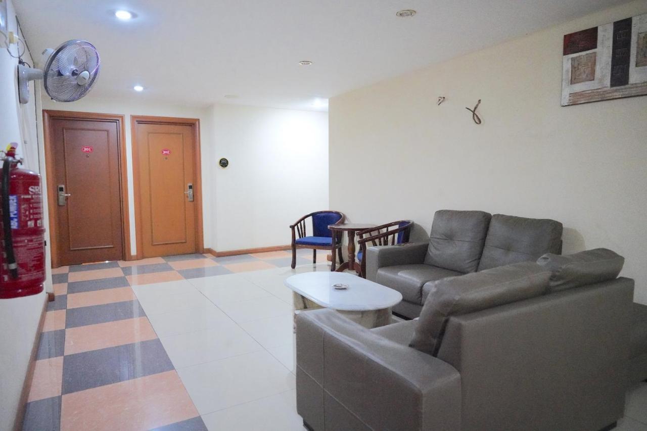 Oyo 89866 Houz Inn Bintulu Ngoại thất bức ảnh