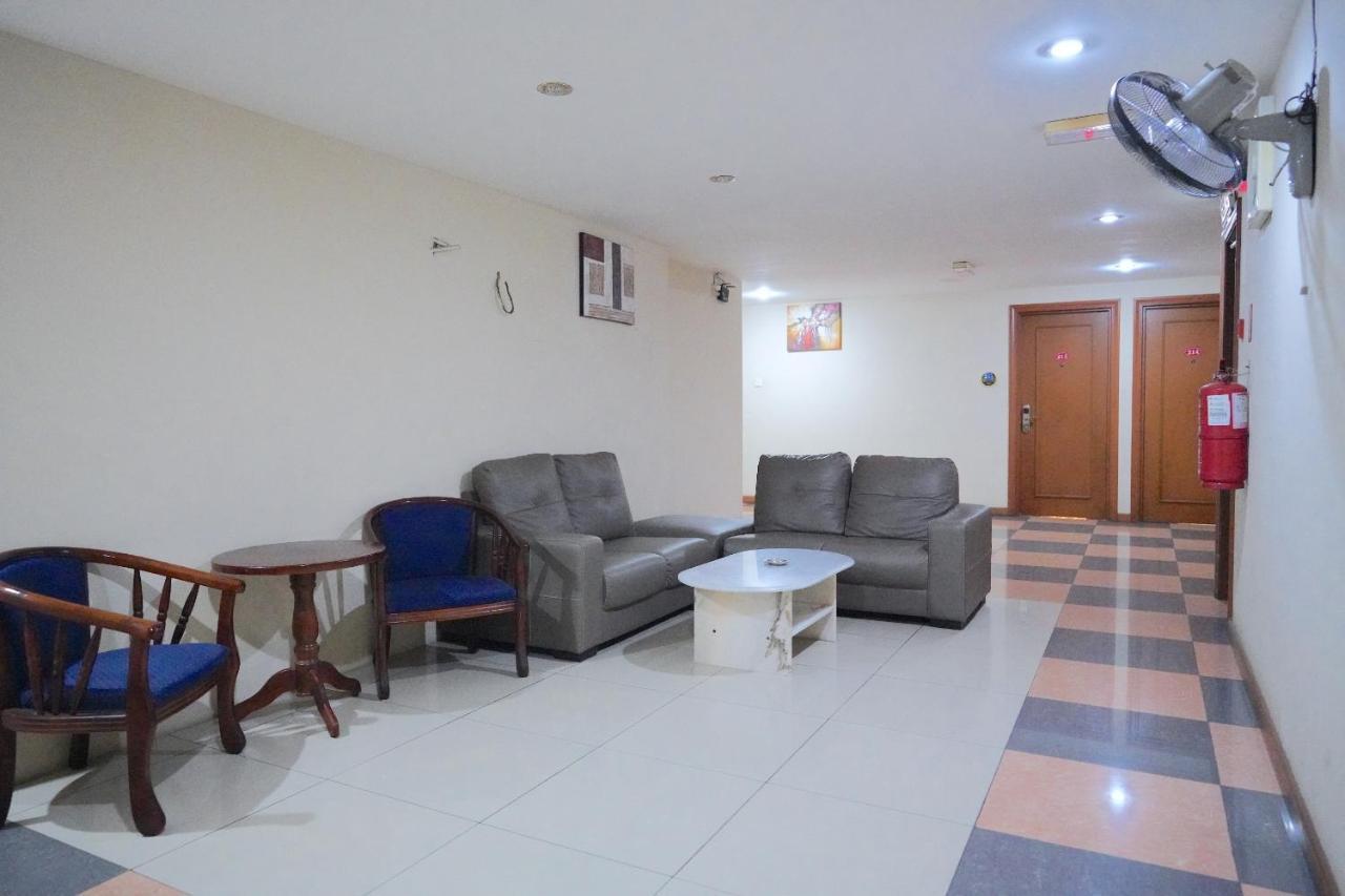 Oyo 89866 Houz Inn Bintulu Ngoại thất bức ảnh